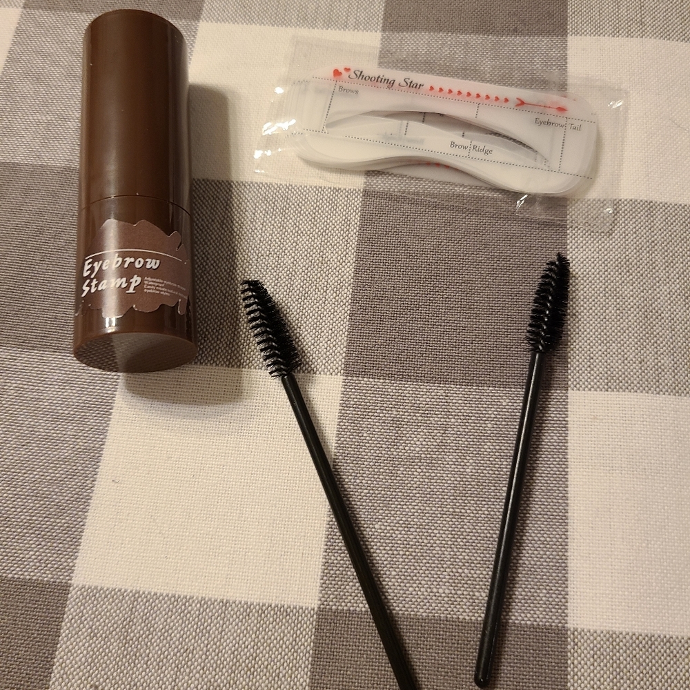 Perfect Brow Stencil Stamp Kit in BLACK - Picture 5 of 11